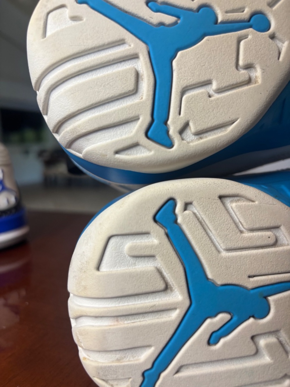 sneakers - Picture 11 of 12